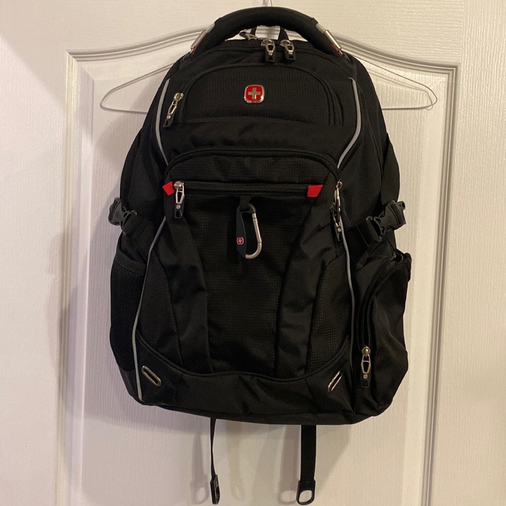 Swissgear 6752 ScanSmart Laptop Backpack - Black - Unisex - Used a few times